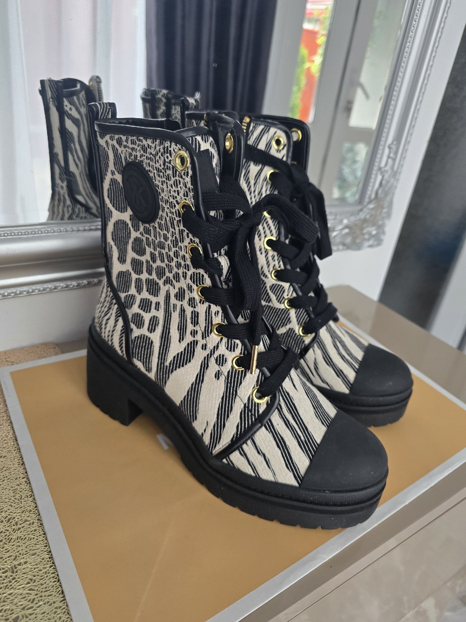 Ghete primavara textil Michael Kors