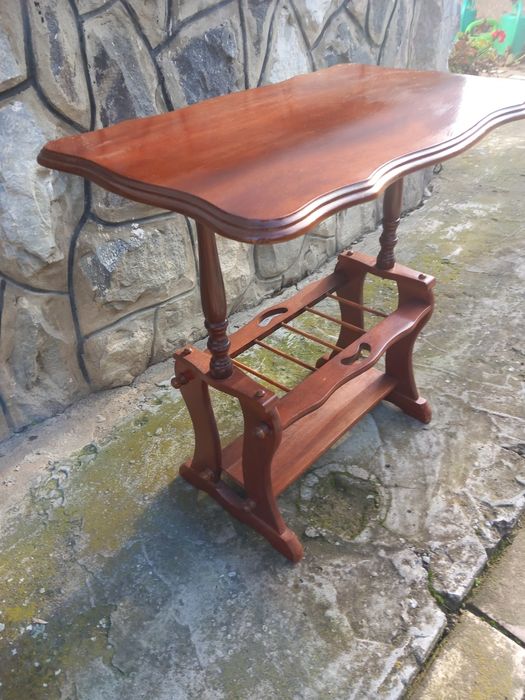 Măsuță elegantă de servit cafea