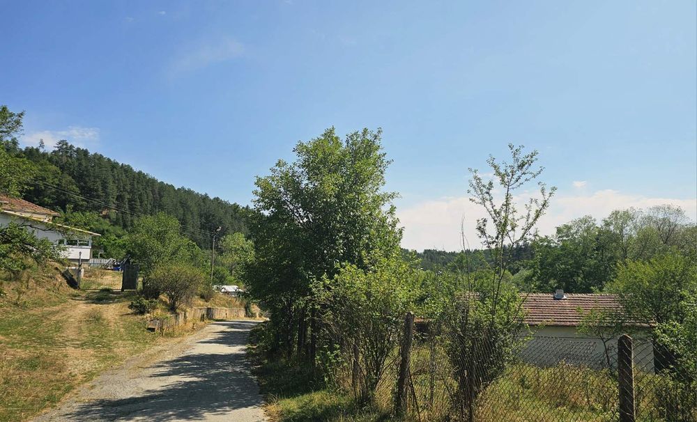 Продава се Къща в с. Бутроинци, Област Перник - 50 кв.м за 600 €/кв.м - Снимка #1