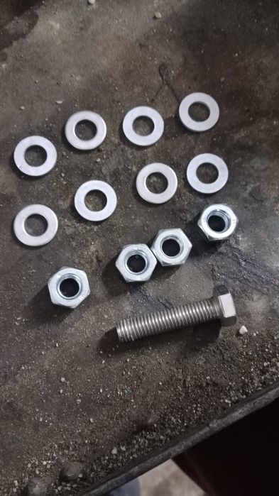 Продам болты гайки и шайбы М10