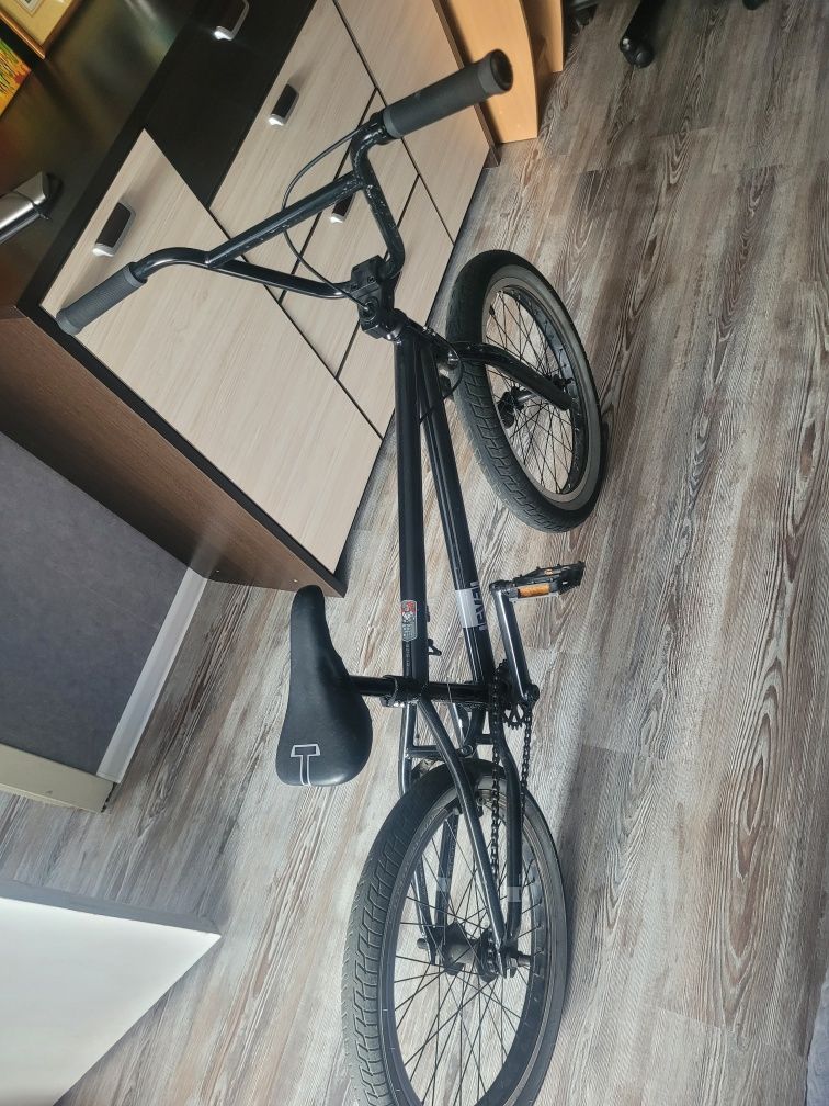 Велосипед BMX в отличном состоянии