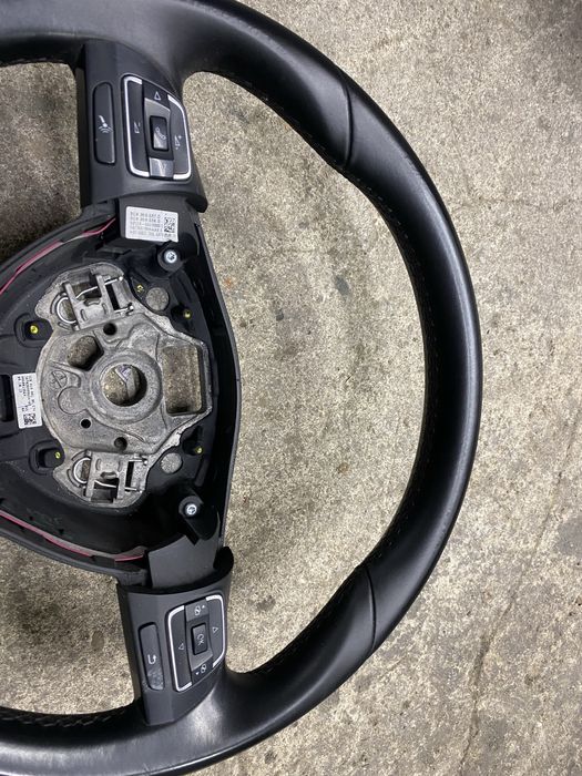 Волан пасат б7,голф 6 Перфектен