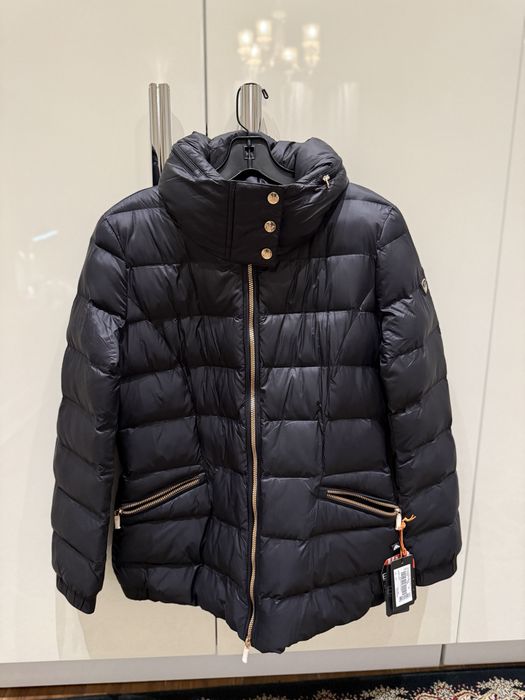Куртка бренда Armani