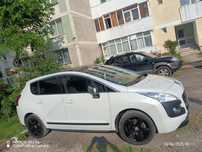 Autoturism Peujote 3008 benzina