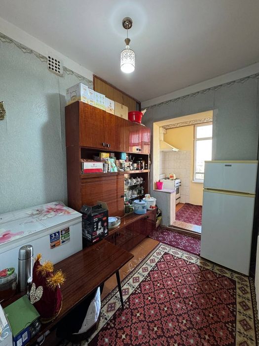 2 xonali kvartira sotiladi