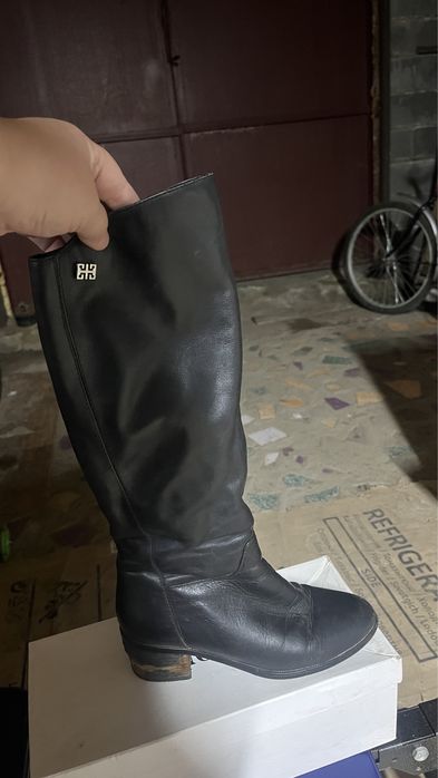 Продам зимние кожаные сапоги