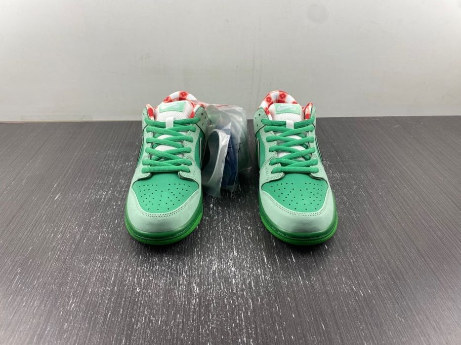 Nike SB Dunk Low Green Lobster
