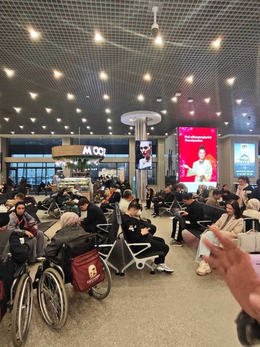 Реклама в аэропорту Ташкента