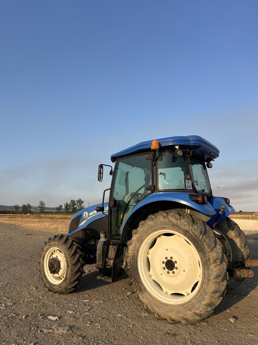 Трактор New holland td5.85