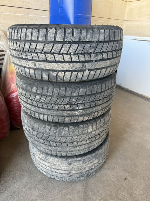Шины зимние 18 размер комплект 4шт  (245 - 45 - 18)