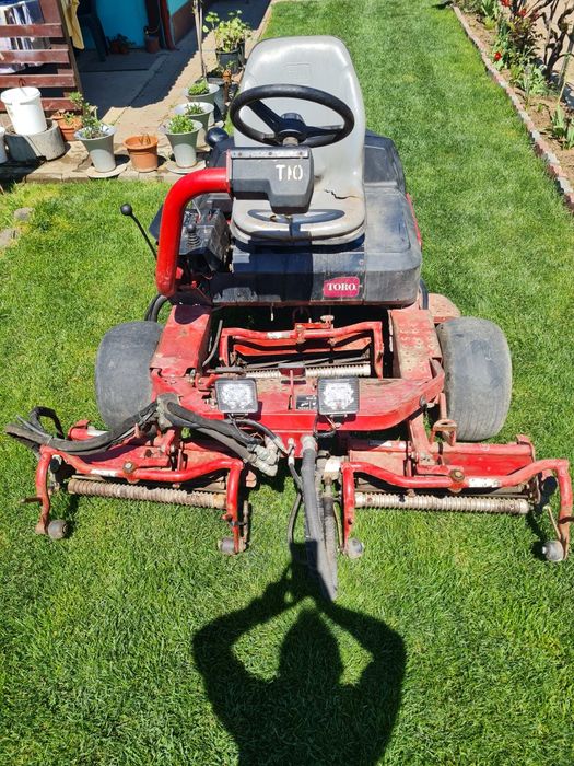 Toro greensmaster 3250D tractoras gazon tuns iarba