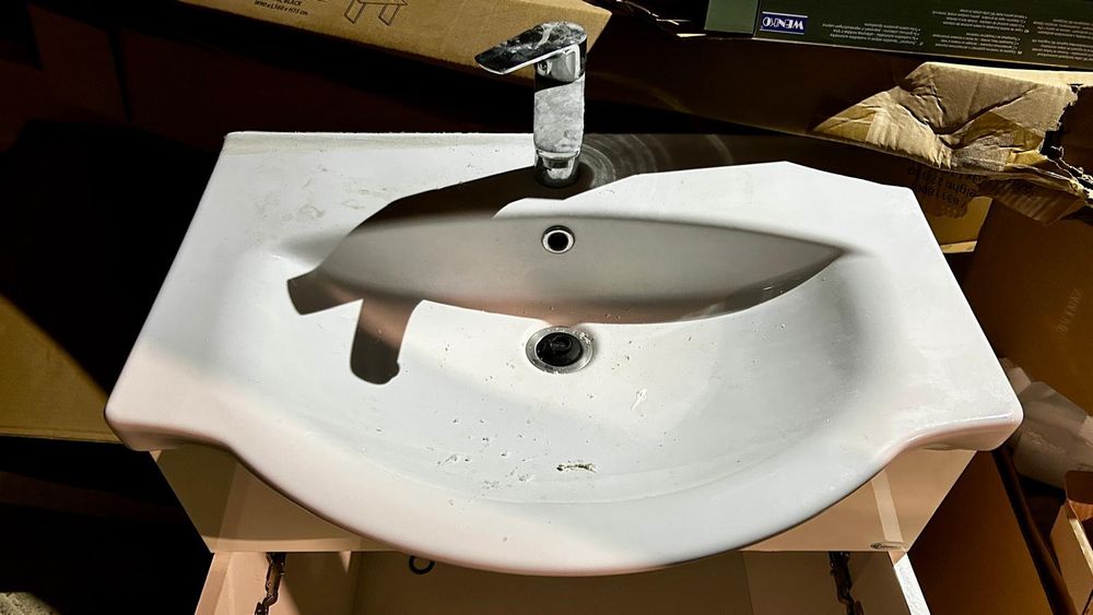 Vand chiuveta baie cu dulap