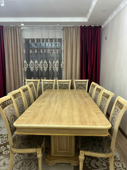 Продам стол и стулья