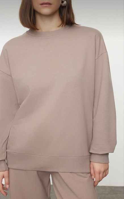 Прекрасен комплект от две части с широки крачоли