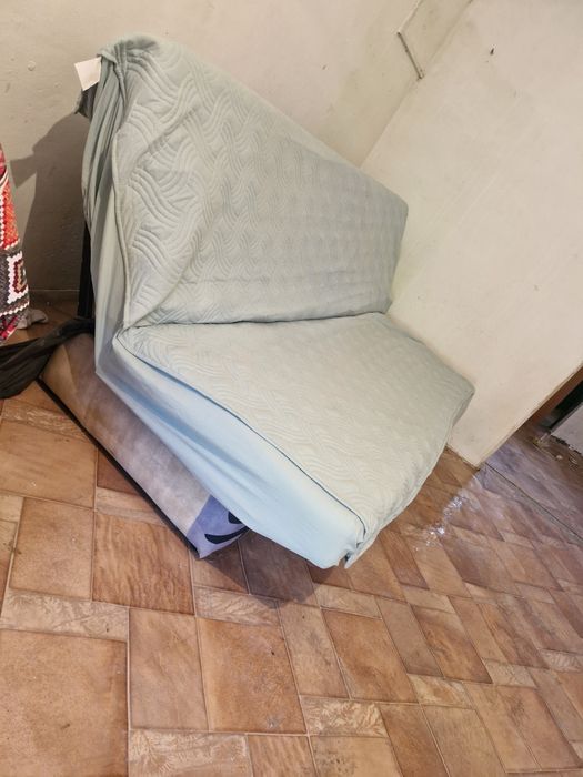 Диван продам продам