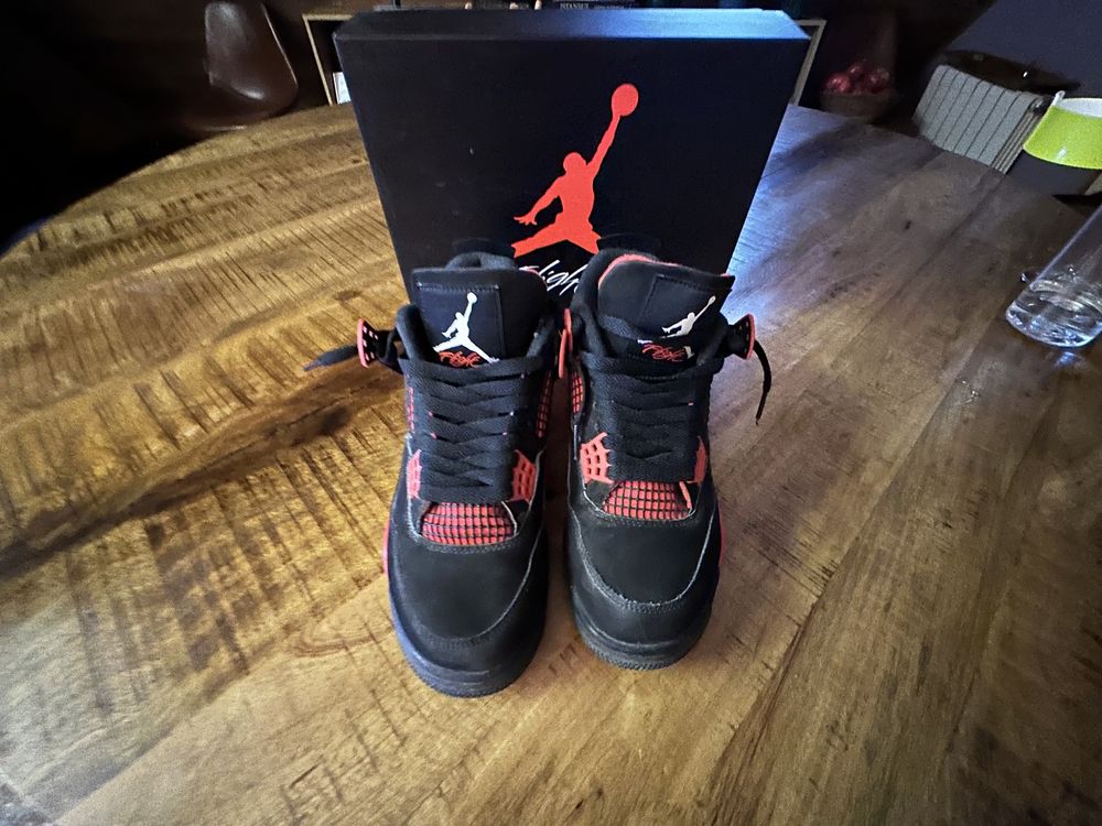 AIR JORDAN 4 RETRO кецове н.40