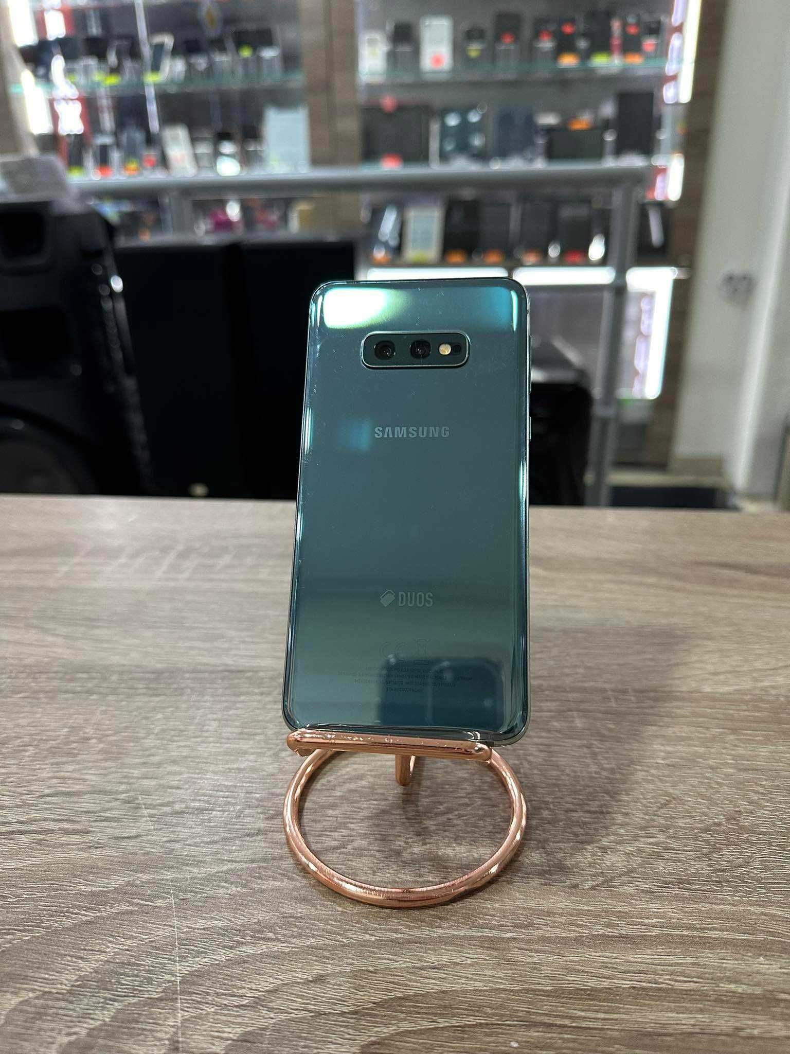 Продавам Телефон Samsung S10e