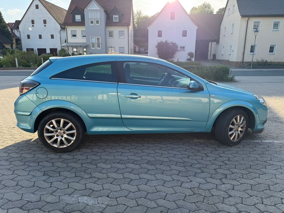 Opel Astra GTC 1,7 diesel 2009
