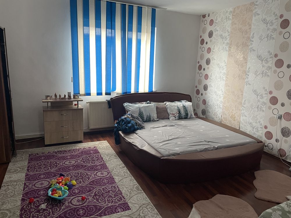 Casa 5 camere cu teren 600 mp.Zona|| Lupeni-Balanța