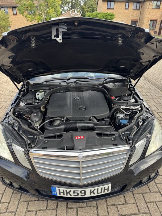 Dezmebrez Mercedes E220 volan dreapta