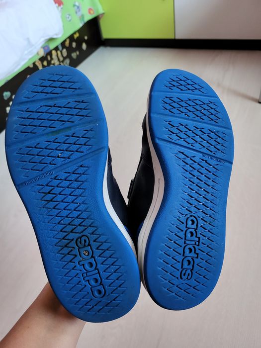 Маратонки  Адидас