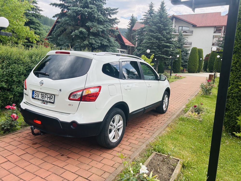 Nissan Qashqai+2-(7 locuri)-4x4-model Texna Fulll-Impecabil