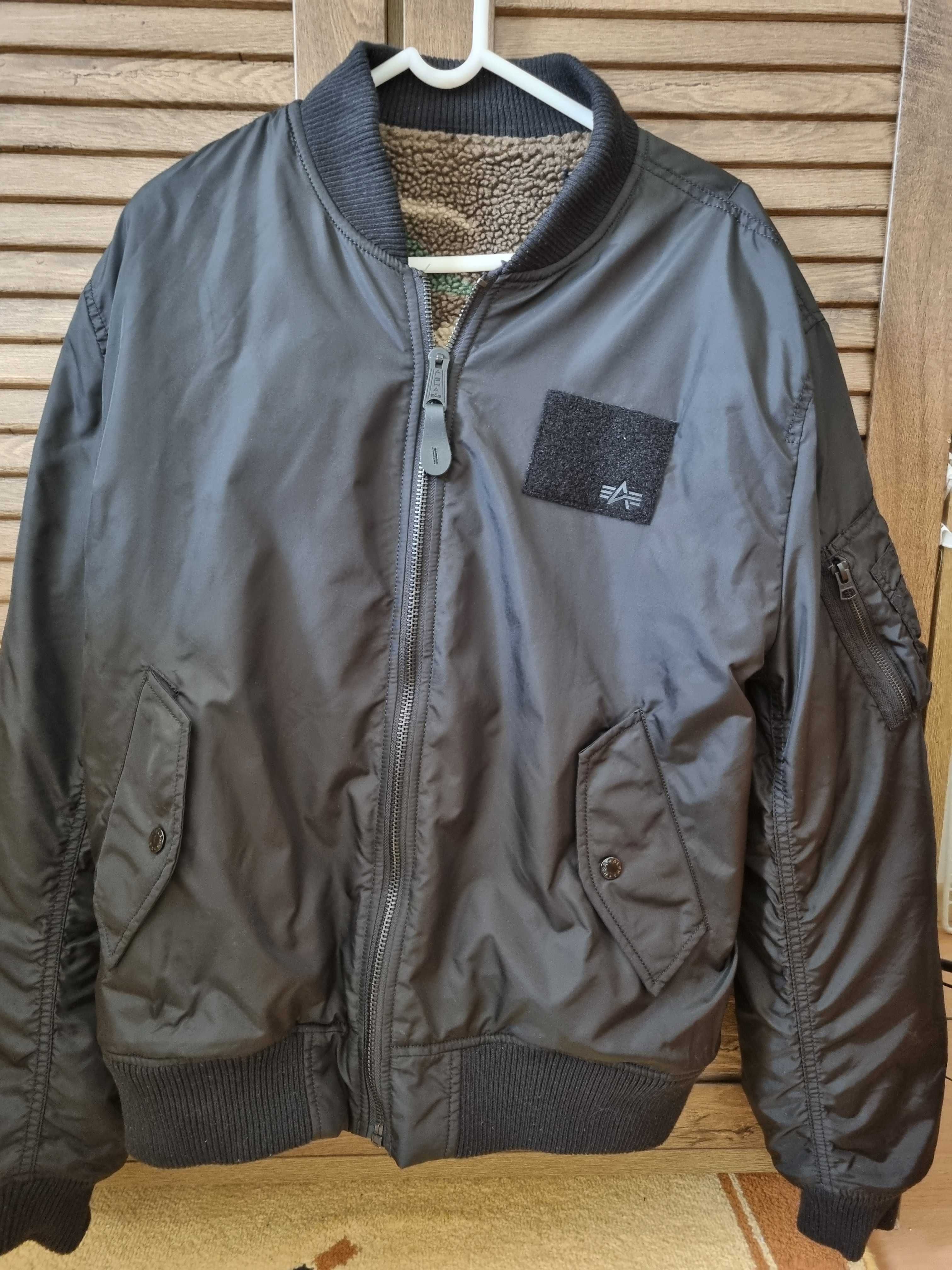 Geaca bomber Alpha Industries reversibila, 100 % originala.