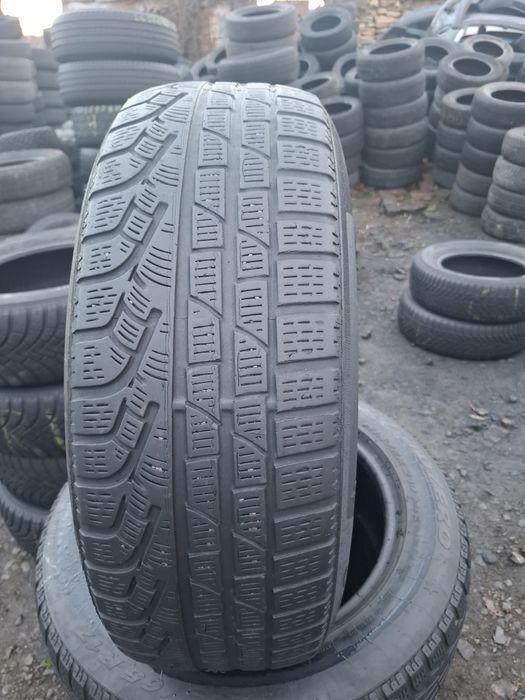 Vand 1 sau 2 sau set 4 anvelope 205 65 17 pireli iarna bune