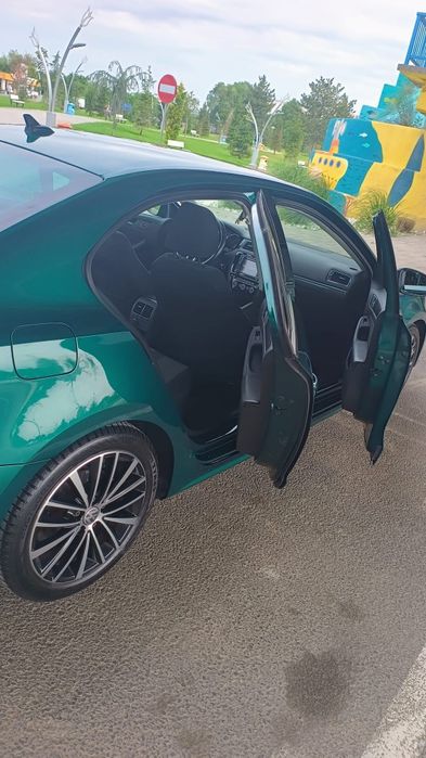 Vând Volkswagen Jetta Allstar