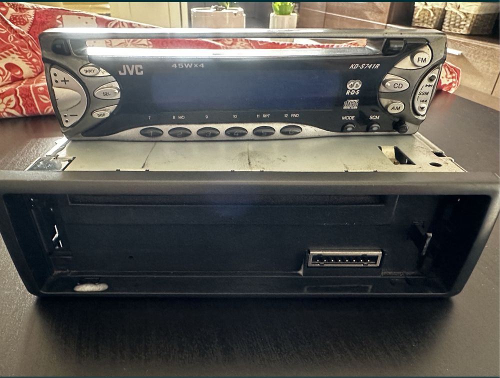 Авто СД JVC за кола