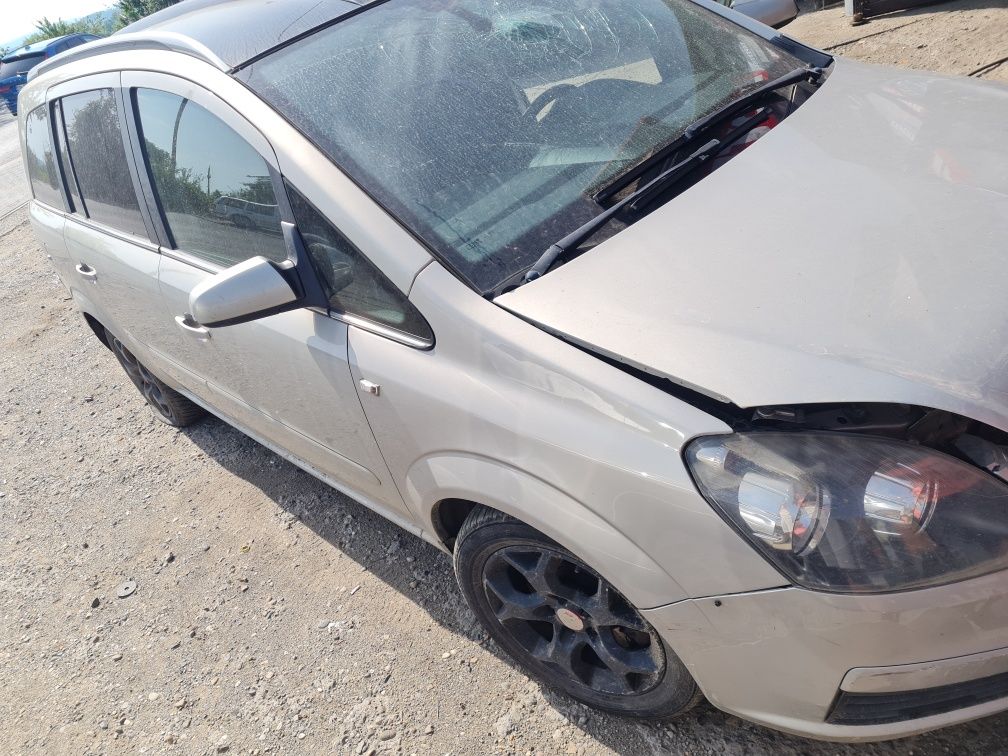 Dezmembrez Opel Zafira B 1.9 Diesel