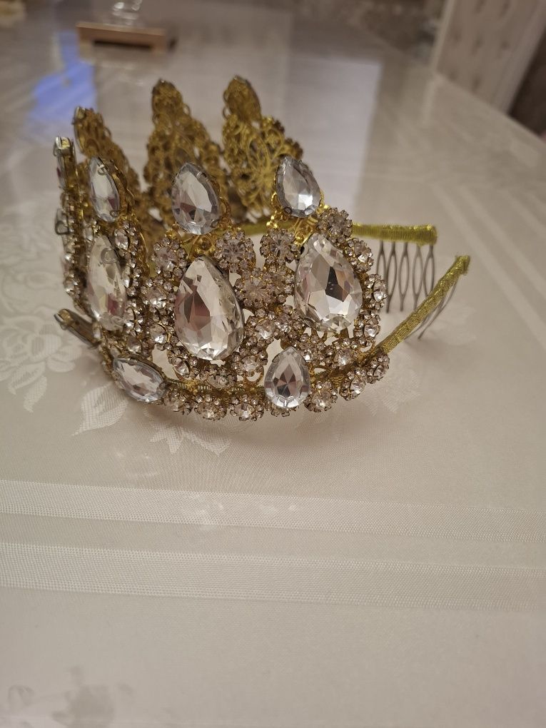 Diadema abadok kelinlar uchun