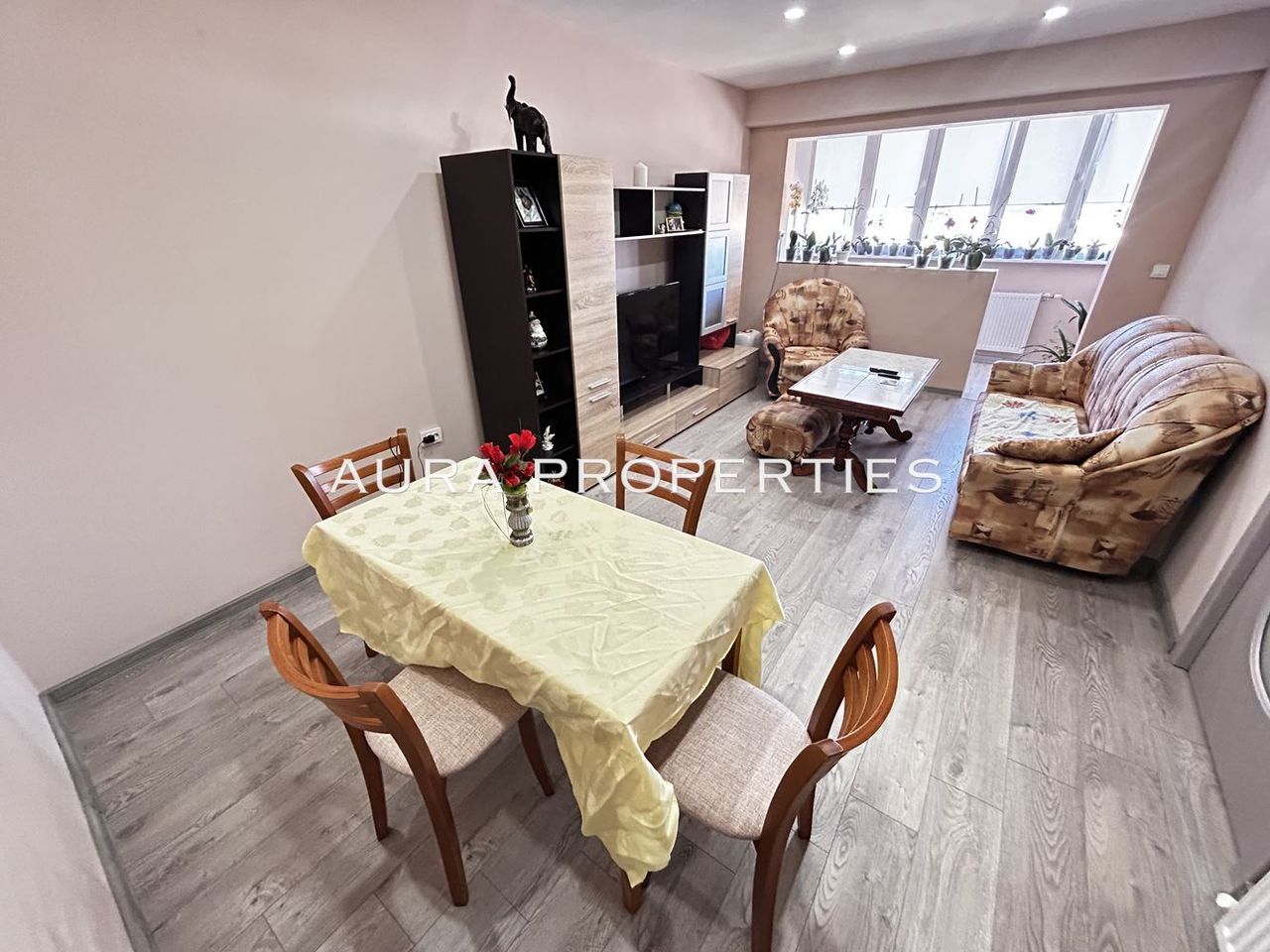 Продава се Тристаен апартамент в Разград, Орел - 76 кв.м за 1141 €/кв.м - Снимка #5