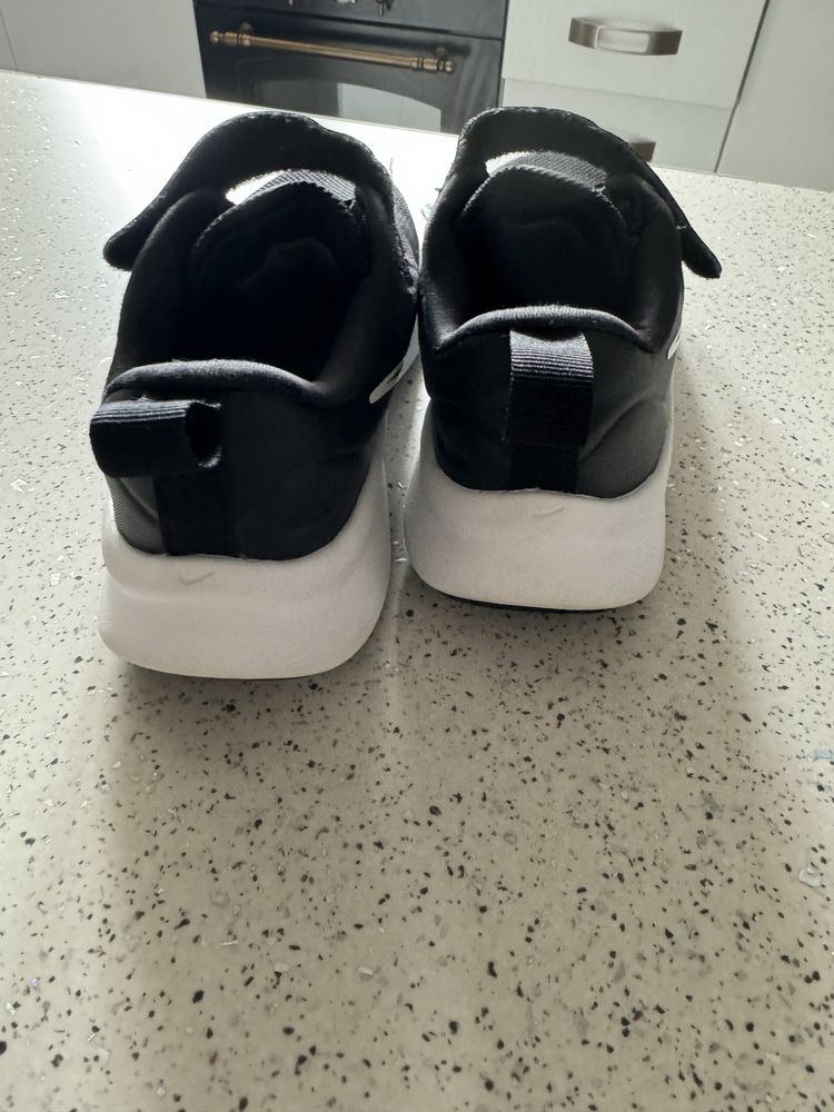 Adidasi Nike Copii Nr 32 ( 20 cm ) ca Noi Pret 70 lei