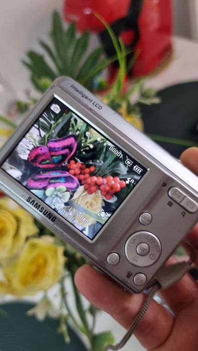 Cam. F.o.t.o. digitală Samsung ES10  ,produs ca NOU ,decorațiuni de se