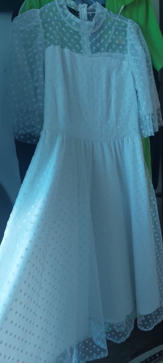 Продам Платье размер 44