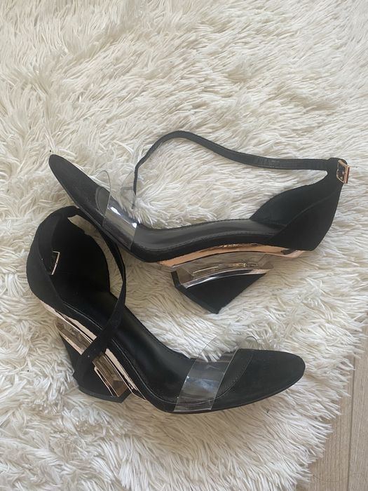 Дамски сандали за повод