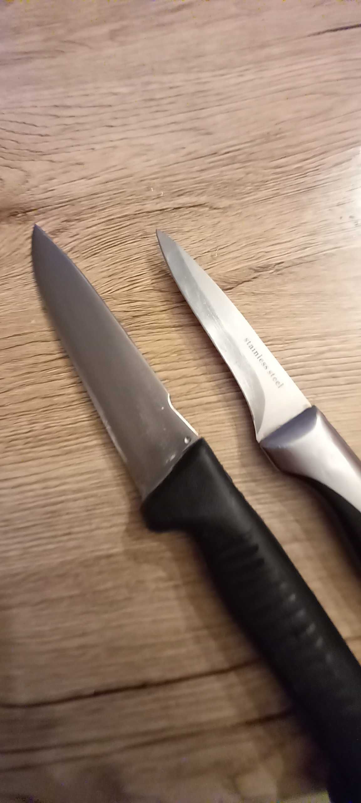 Продават се ножове