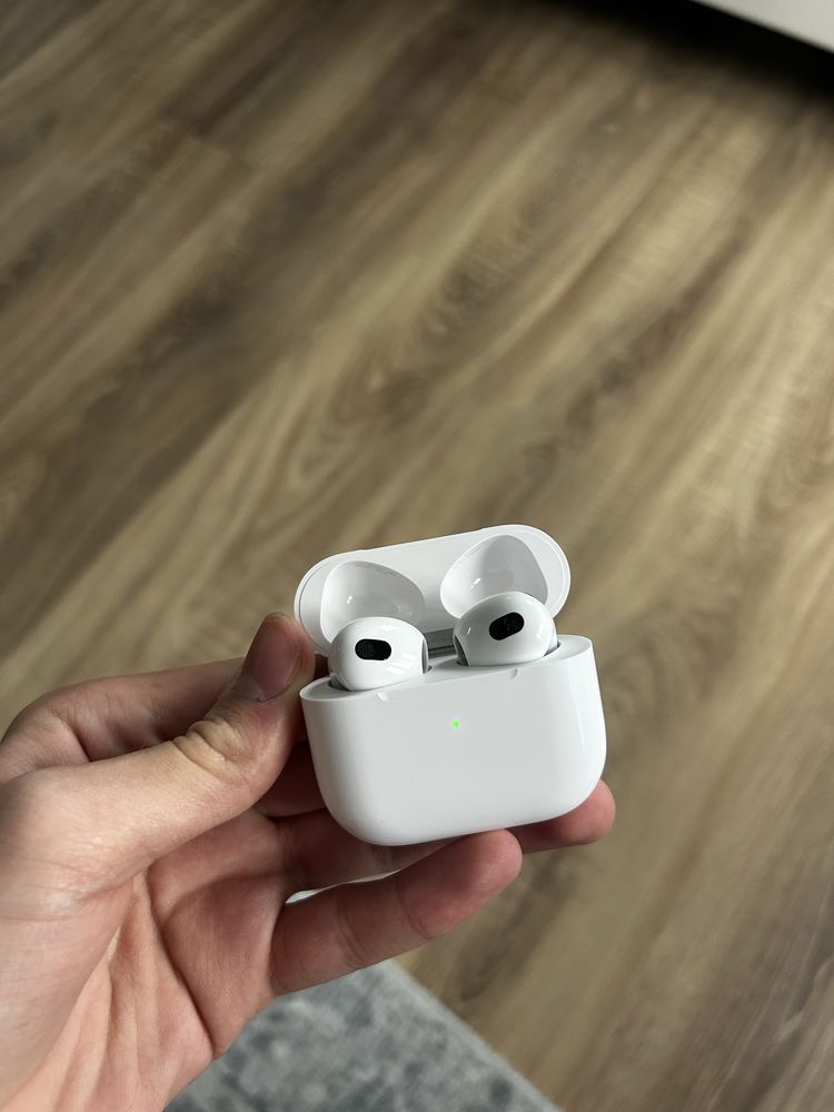 Airpods 3 sigilate in cutie