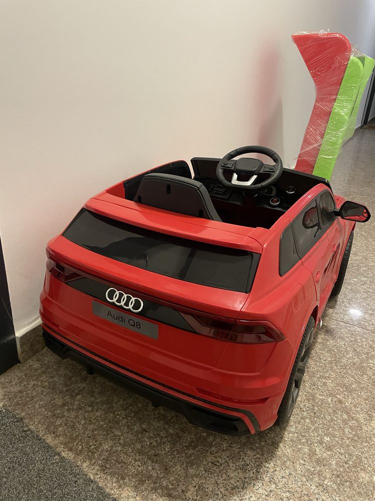 Masinita electrica copii Audi Q8