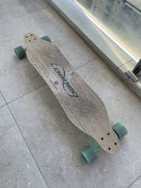 De Vânzare: Longboard Loaded Vanguard Flex 3 – Un Surf Urban Autentic