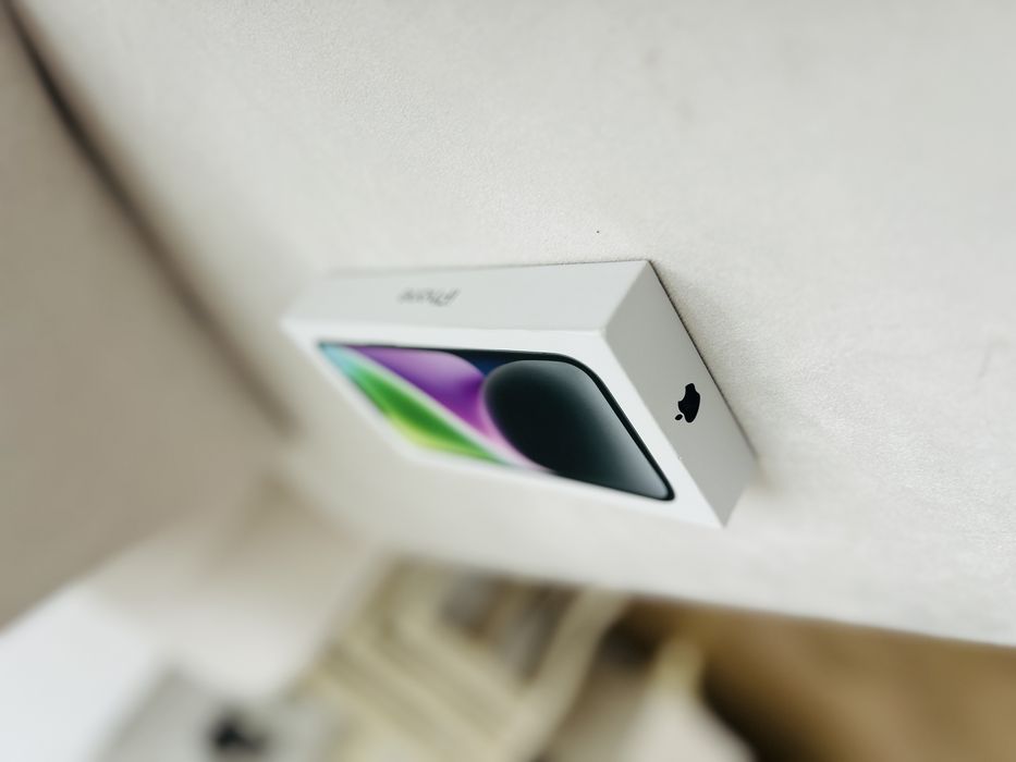 iPhone 14 ЧИСТО НОВ