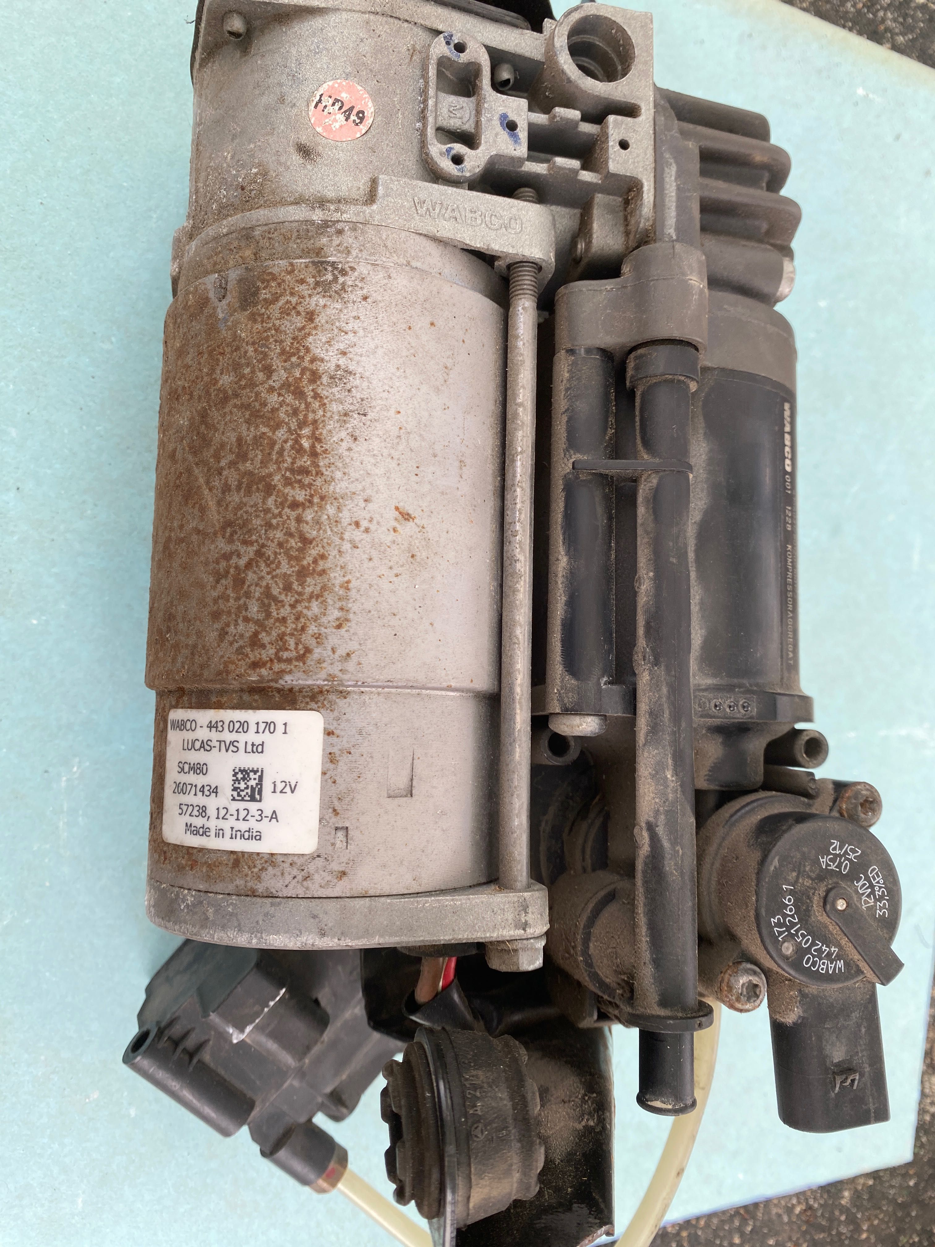 Компресор Airmatic въздушно окачване за Mercedes w212, w218, w219