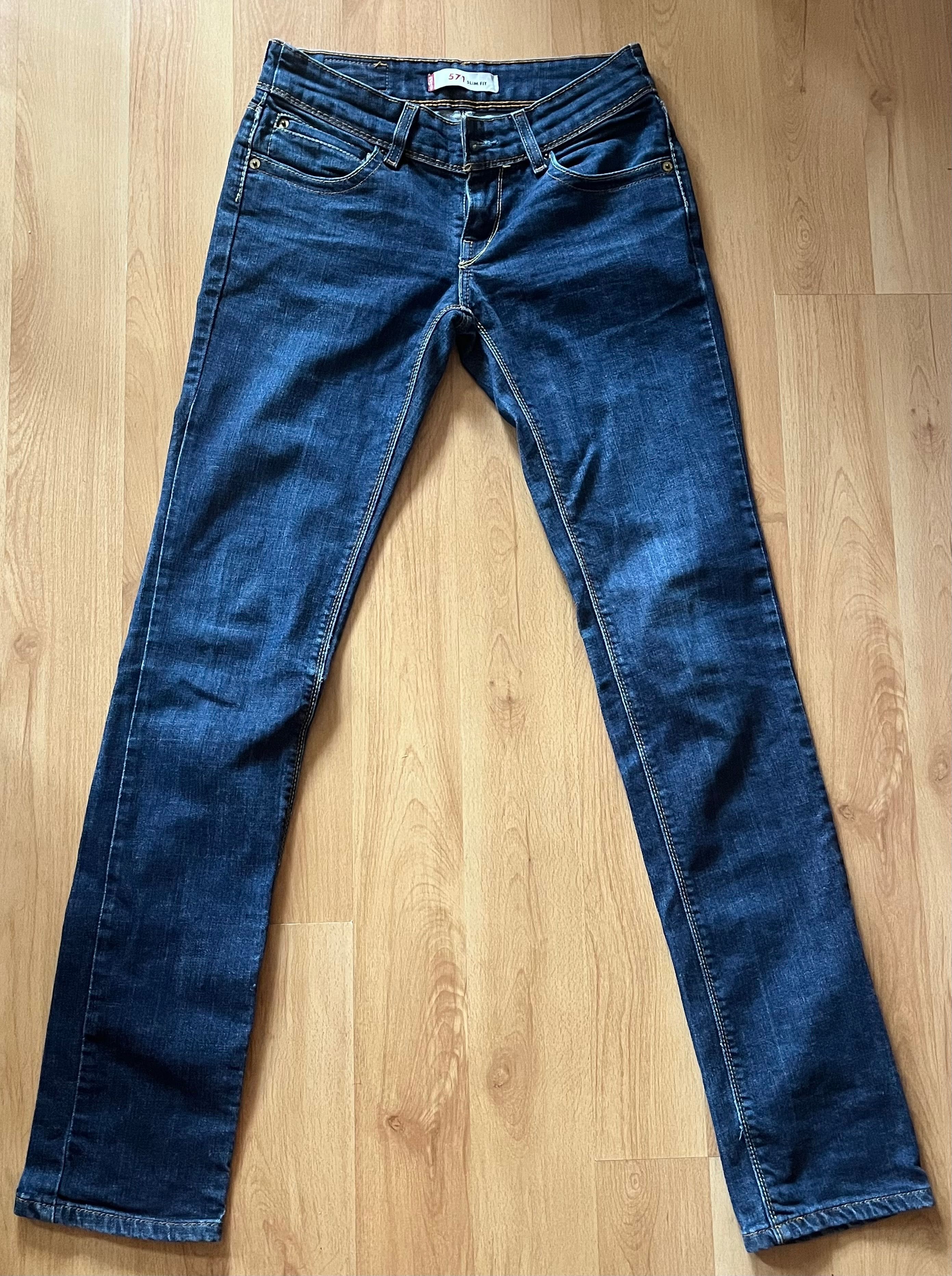 571 Levi’s Slim Fit Low Waist Jeans