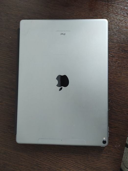 iPad Pro 12,9 inch (a 2-a generație) – 256GB – Wi‑Fi + Cellular + Smar