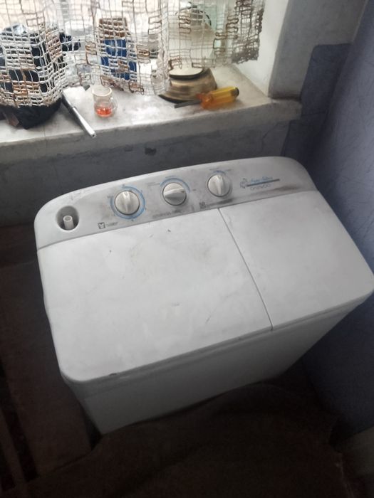 Продам машинку полуавтомат в хорошем состоянии