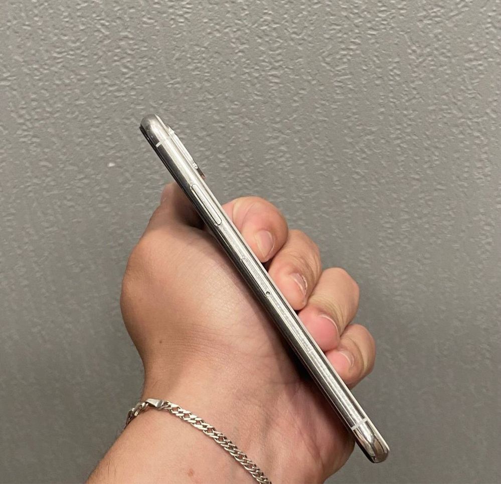 Iphone X sotiladi srochna