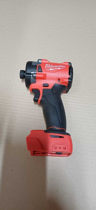 Milwaukee impact m18