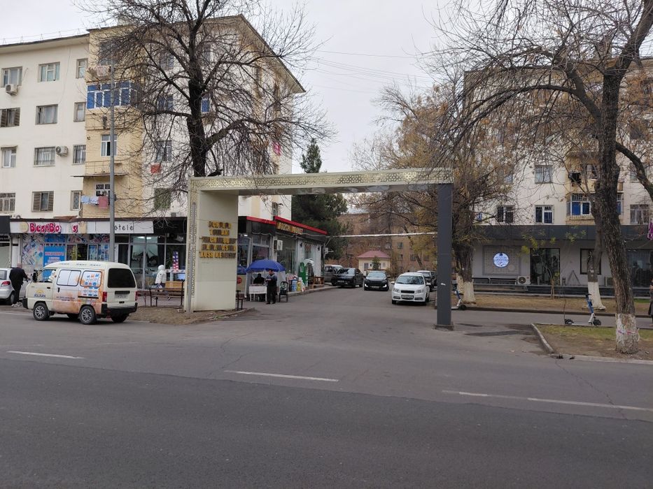 Срочна сотилади. 1/4/5. Фарход бозори . Ширин