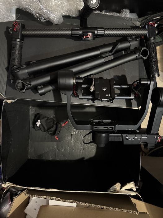 стабилизатор dji ronin m баз батерия и зарядно
